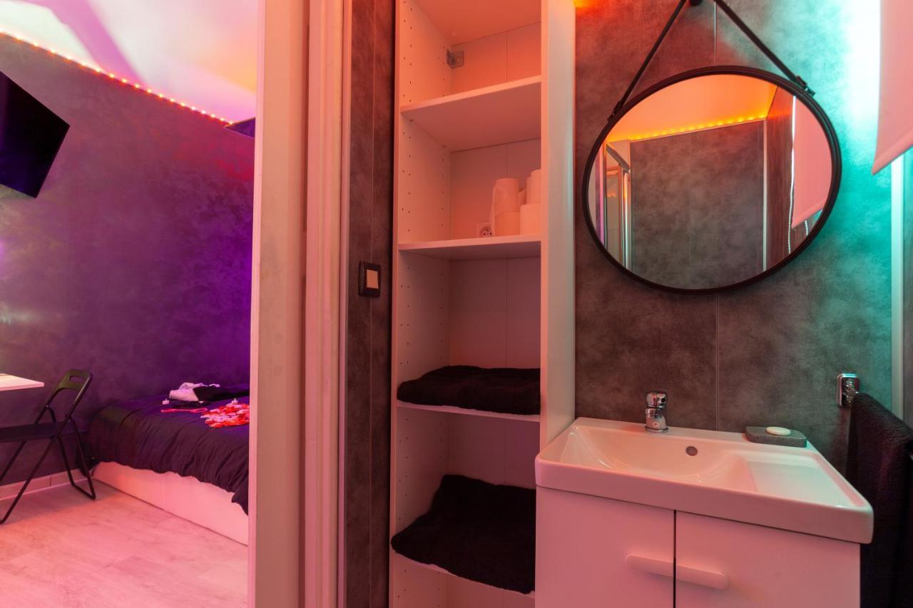 Love Room Avec Balneo Toulon Ngoại thất bức ảnh